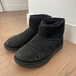 Black Uggs